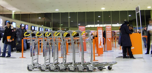 Check-in von Easyjet in Paris: Nur noch schalterlos.