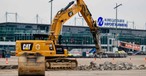 Der Flughafen Nürnberg saniert Teile des Vorfelds: Sechs Parkpositionen werden bis Ende Juli erneuert.