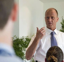 Airbus-Group-Chef Tom Enders: Der Konzern steht unter Verdacht.