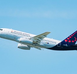 Sukhoi Superjet in den Farben von Brussels Airlines: Lange Standzeiten.