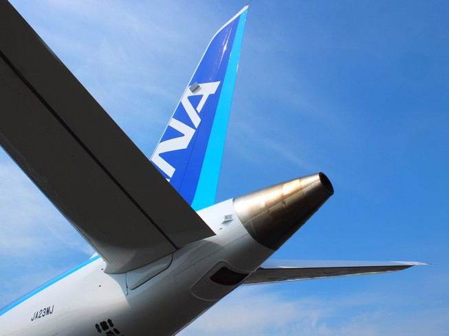 ... der japanische Hersteller seinen Flieger zur Luftfahrtmesse Le Bourget.