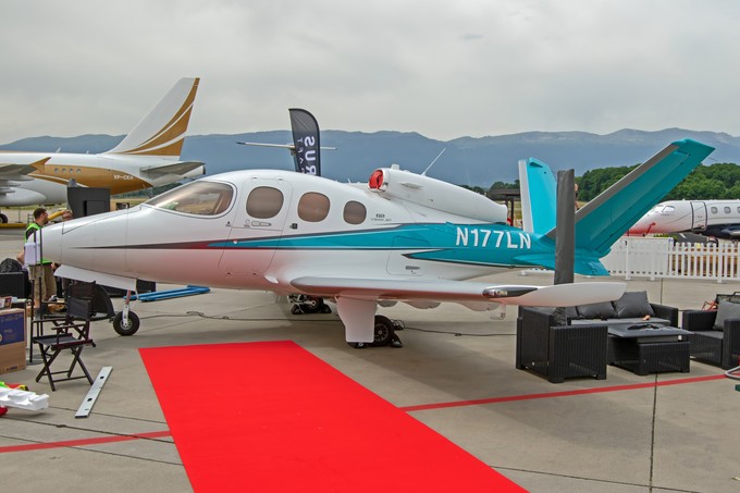 Kategorie Very Light Jet: Cirrus SF 50 Vision.