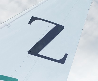 Heckflosse eines Dreamliners von Zipair: Das Logo kann falsch verstanden werden.