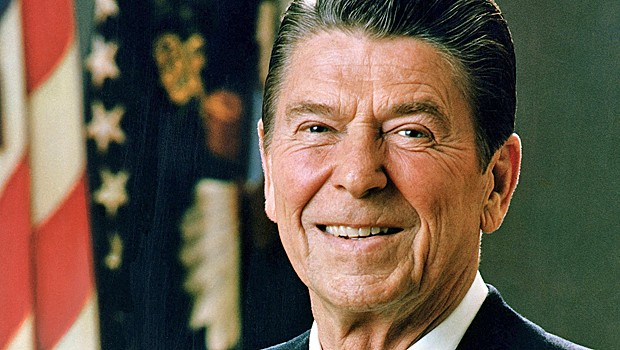 Ronald Reagan: Zweiter Airport.