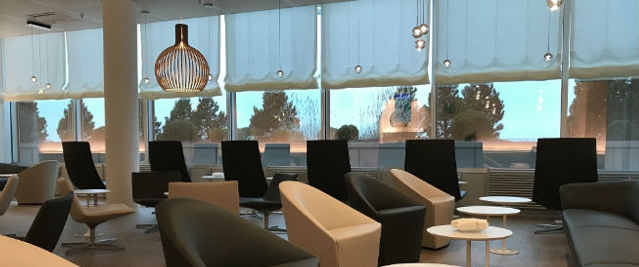 Neuer Loungebereich in Genf: Blick auf die Berge.