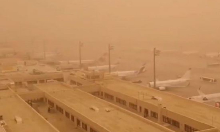 Sandstorm paralyses airports on Canary Islands