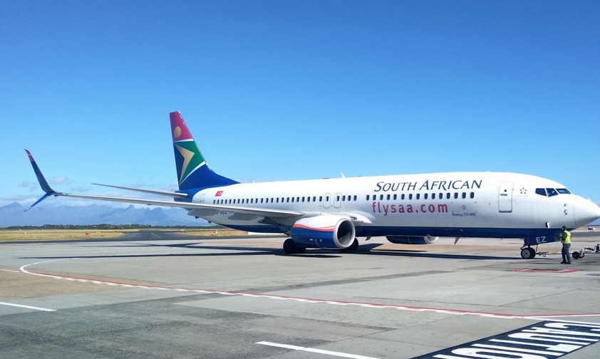 Die Boeing 737 mit de dem Kennzeichen TC-SEZ: Außen sieht sie mehrheitlich nach South African Airways aus.