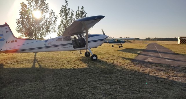 Zwei Flugzeuge der Flugschule Flying Parrot: Ein Fluglehrer der Flugschule hat am 4. Juli mutmaßlich Selbstmord begangen.