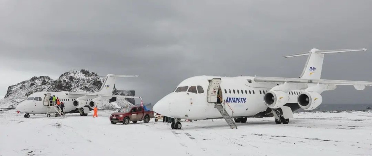 BAe 146-200 von DAP in der Antarktis: Die Maschine ...