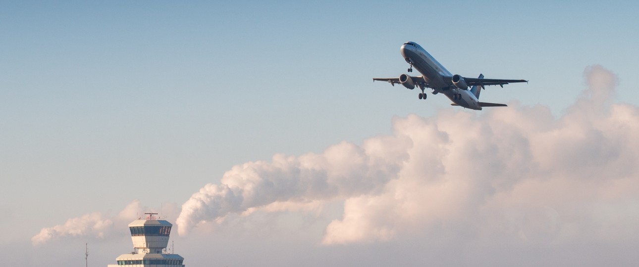 Flieger kurz nachdem Start: Die Luft wird buchstäblich dünner.