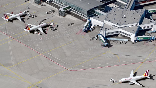 Germanwings: Sie entstand 2013 aus der Zusammenlegung der alten Germanwings und den Direktverbindungen aus und nach Deutschland außerhalb der Drehkreuze Frankfurt und München. Die Flotte soll künftig 60 Flieger umfassen.