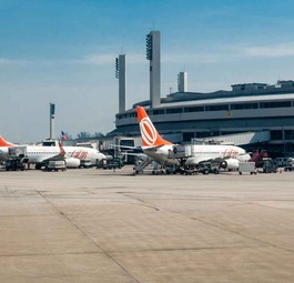 Flugzeuge am Flughafen Rio de Janeiro–Antônio Carlos Jobim: Neue Strommasten haben Auswirkungen auf den Luftverkehr.