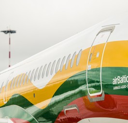 Airbus A220-300 von Air Baltic in Sonderbemalung: Wie geht es mit der Airline weiter? 