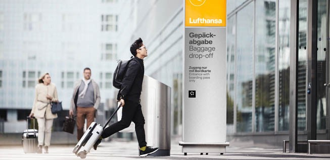 Lufthansa ist wichtig zu betonen, dass Gelb nicht ganz verschwindet. Das Gelb bleibe «Herzensfarbe», so die Airline und kommt in Tupfern nach wie vor vor.