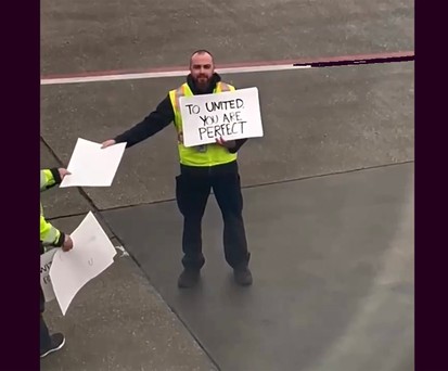 Botschaft per Kartons: United ließ sich inspirieren.