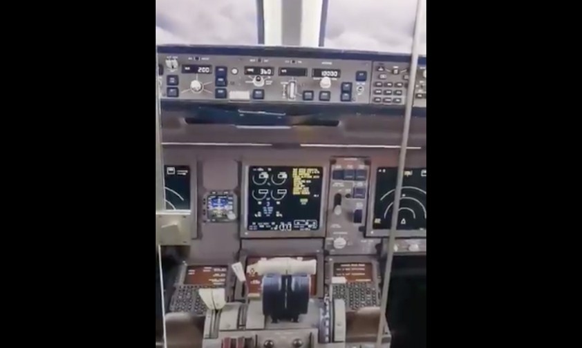 Die Toilette: Finden Sie die Türklinke?