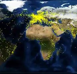 Was aussieht wie ein Schwarm Glühwürmchen, sind eigentlich Flugzeuge.