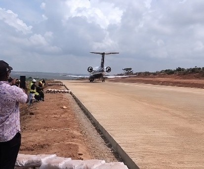 privatjet nigeria landung