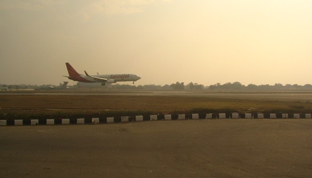 Spicejet-Flieger bei der Landung: Fast alle indischen Airlines haben finanzielle Probleme.