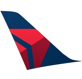 CRJ 900 von Delta touchiert mit linkem Flügel Landebahn