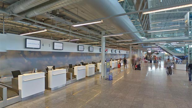 Ruhig ist es am Flughafen Eindhoven. Das zumindest meint man nach dem Besuch des Airports mit Google Street View.