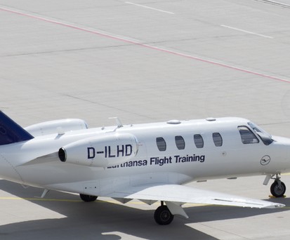 Lufthansa training plane