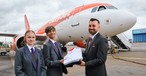 Easyjet-Uniformen werden zu Schuluniformen: Die Airline kann sich vorstellen das Konzept auf ganz Großbritannien auszuweiten.