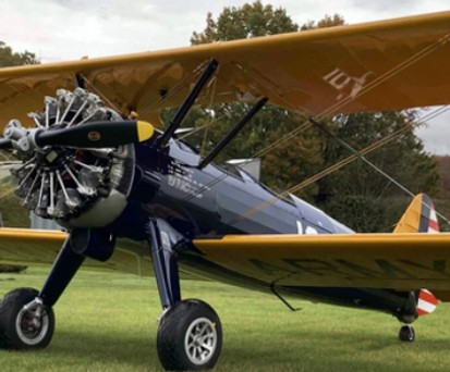 Die Boeing Spearman aus dem Jahr 1949 vor dem Unfall: Das Flugzeug kollidierte mit einer Windkraftanlage.