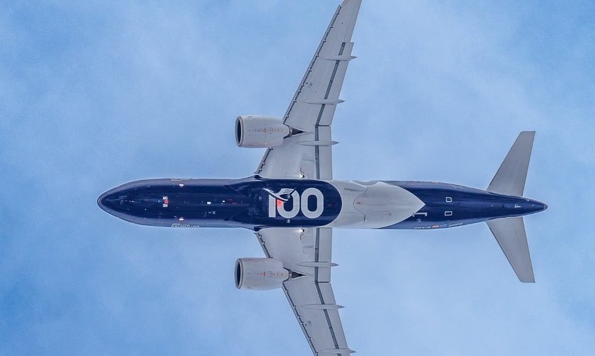 Airbus A320 Neo von Lufthansa mit Jubiläumslackierung: der Konzern sucht den Frieden mit den Gewerkschaften.