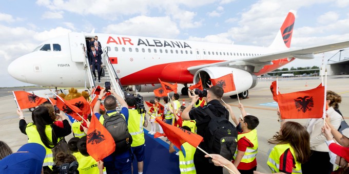 Ankunft der albanischen Nationalmannschaft am Samstag (8. Juni) in Düsseldorf.