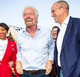 Virgin-Atlantic-Gründer Richard Branson (Mitte): Seine Airline expandierte 2019 unter anderem mit einer Tel-Aviv-Route