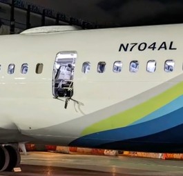 Boeing 737 Max 9 mit dem Kennzeichen N704AL: Es gab bereits Probleme.