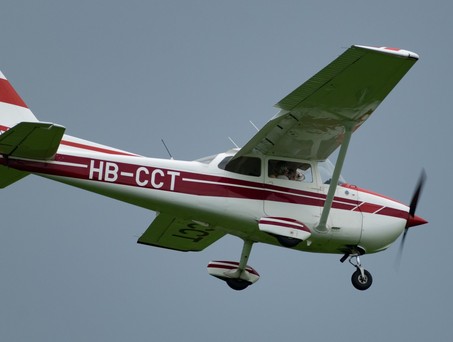 Cessna 172N Skyhawk einer Schweizer Flugschule: Vorsicht bei Flügen nach Italien.