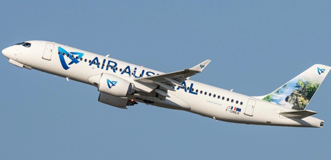Einer der drei Airbus A220-300 von Air Austral: Er trägt das Kennzeichen F-OMER.