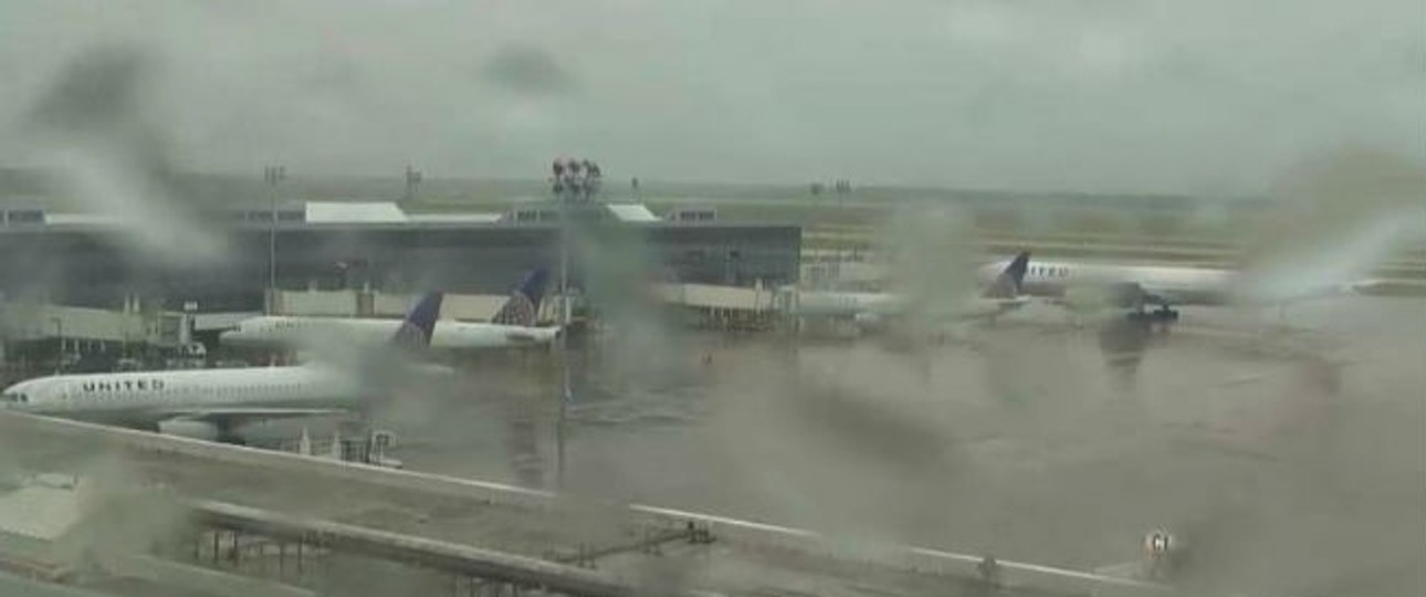 Flughafen Houston während des Hurrikans: Nur Hilfsflüge von United heben ab.