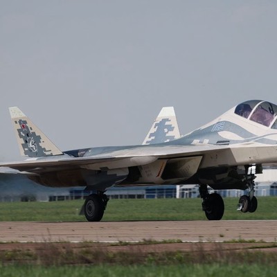 Sukhoi Su-57: Erstflug absolviert.