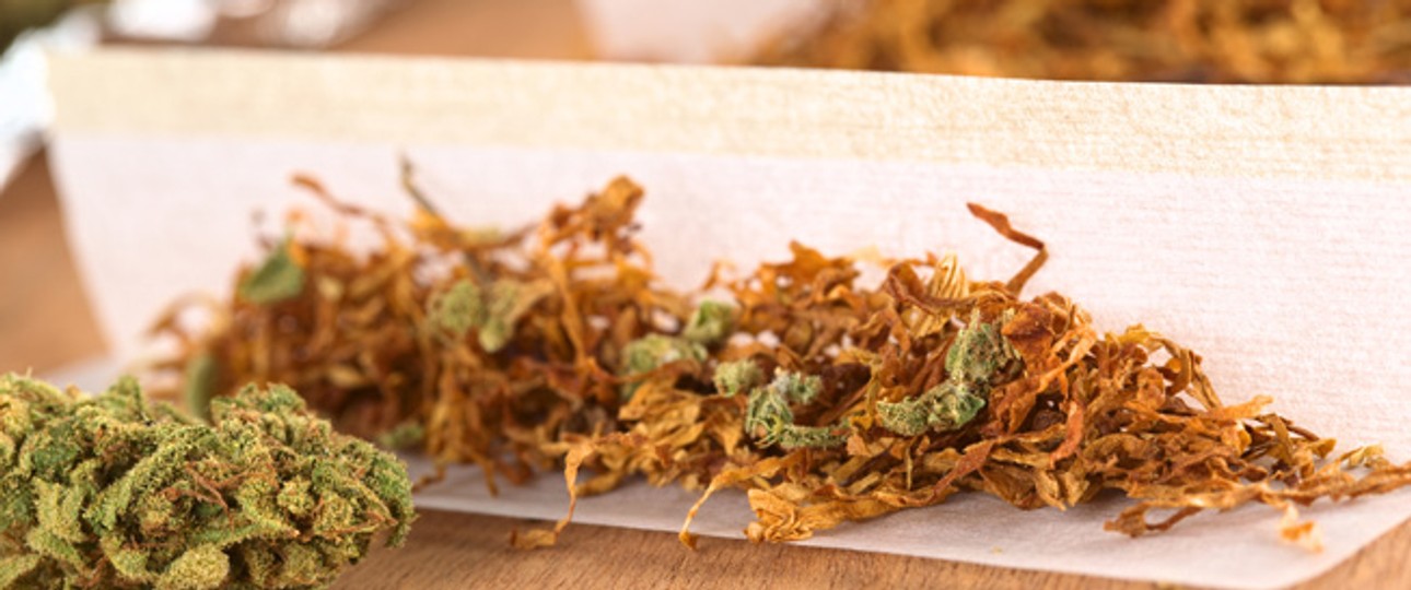Marihuana, hier mit Tabak: Muss am Flughafen Las Vegas draußen bleiben.