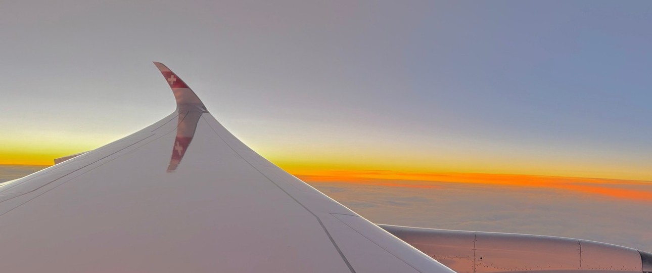 Der Sonnenaufgang auf dem ersten Flug des Airbus A350 von Swiss: Naturschauspiel über dem Piemont.