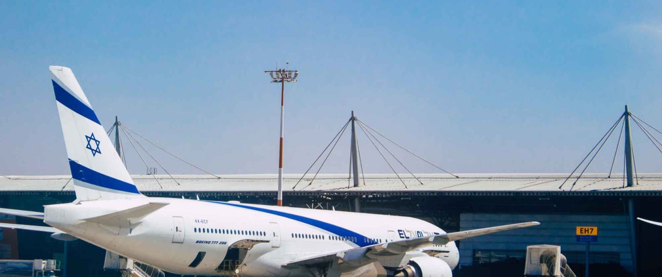 Eine Boeing 777 von El Al am Flughafen von Tel Aviv: Die Nachfrage nach Flügen nach Israel ist weltweit eingebrochen.