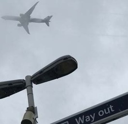 Flugzeug im Anflug auf London Heathrow: Kein Ausweg mehr in Sachen Kostensteigerung?