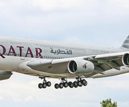 Qatar Airways: Die Golfairline hat beschlossen ihre F<a href="https://www.aerotelegraph.com/qatar-airways-laesst-fuenf-airbus-a380-fuer-immer-am-boden">lotte an Superjumbos von zehn auf fünf Exemplare zu halbieren</a>.