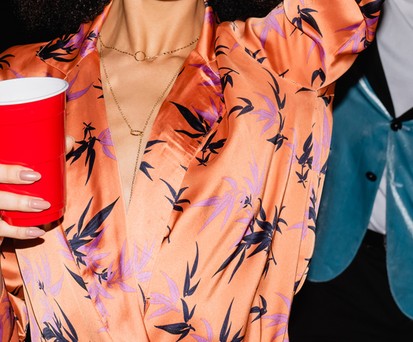 Trinekn auf einer Party: Wurde der Flugbegleiterin zum Verhängnis.