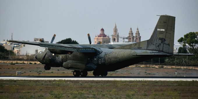 Die Transall C-160, die früher das deutsche militärische Kennzeichen 50+83 trug, in Malta.