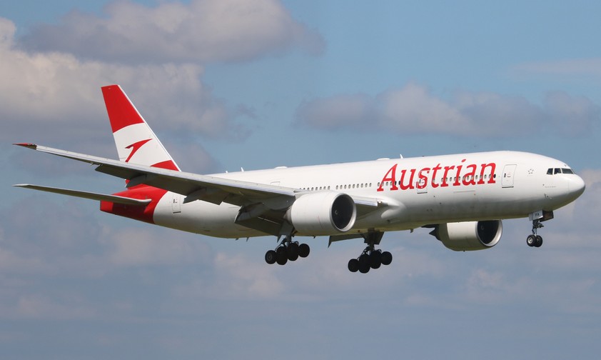 Wird vielleicht wieder zum reinen Passagierflugzeug: OE-LPA von Austrian Airlines.