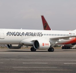 Der erste Airbus A220 von TAAG in Luanda: Der Jet ...