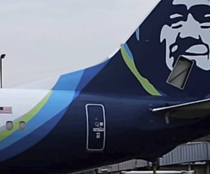 Die neuetse Boeing 737 Max 9 von Alaska Airlins: Nach der Landung fehlte ein Teil der Heckflosse.