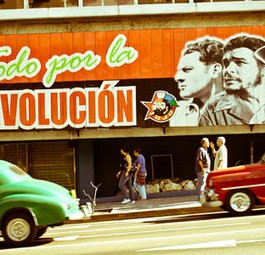 «Alle für die Revolution» steht auf diesem Propagandaposter in Havanna: Bald könnte sich vieles verändern in Kuba.