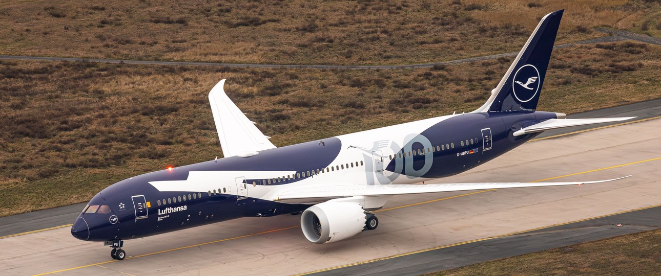 Lufthansas Boeing 787 im Jubiläumsdesign: Einer von bisher sechs Fliegern mit der Lackierung.