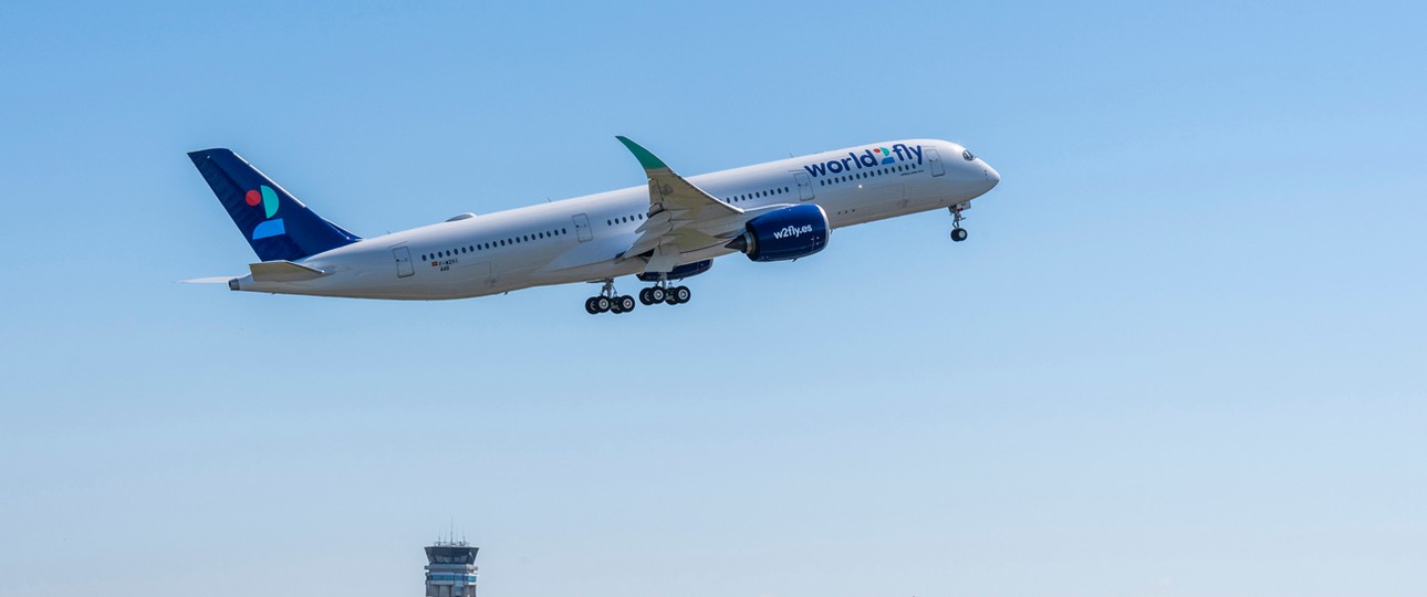 Der erste Airbus A350: Im April verließ der Flieger die Lackierhalle in Toulouse und flog zum ersten Mal.