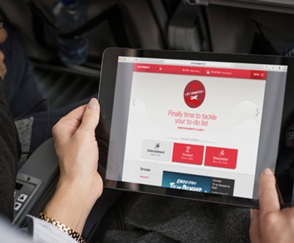 Tablet an Bord: Bei wenigen Airlines ist das Surfen kostenfrei.